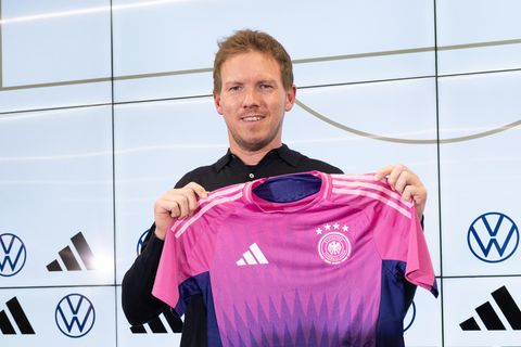 DFB-Trainer Julian Nagelsmann mit Adidas-Trikot