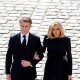 Der französische Präsident Emmanuel Macron schrieb auf X: "Eure Hoheit, Brigitte und ich wünschen Ihnen in dieser schwierigen Zeit, die Sie gerade durchmachen, eine vollständige Genesung. Ihre Stärke und Unverwüstlichkeit inspirieren uns alle."