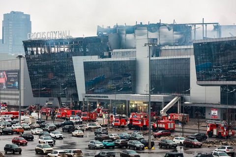Moskau: Das abgebrannte Dach der Crocus City Hall