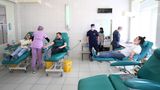 Hunderte Menschen folgten den Aufrufen der Gesundheitsbehörden, Blut für die Verletzten zu spenden.