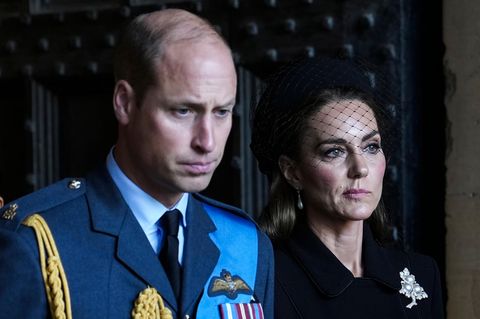 Schwere Zeiten für die Windsor-Familie: Prinz William und Prinzessin Kate, hier bei der Beerdigung von Queen Elisabeth II. im September 2022