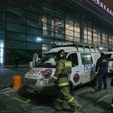 Kein Jahr später sterben bei einem Selbstmordanschlag auf dem Moskauer Flughafen Domodedowo mindestens 37 Menschen. Auch hinter diesem Anschlag steckt Umarow. Der Nordkaukasus ist zum Unruheherd geworden, viele der Terroristen stammen aus der Region, die auch als "Herzland des innerstaatlichen Terrorismus" bezeichnet wird. Internationale Terroristenorganisationen rekrutieren nun aber die Attentäter. Dies Gruppierungen fanden in der verarmten Region Männer und "schwarze Witwen" getöteter Kämpfer, die bereit waren, aus Hass auf Russland unschuldige Menschen zu töten. 