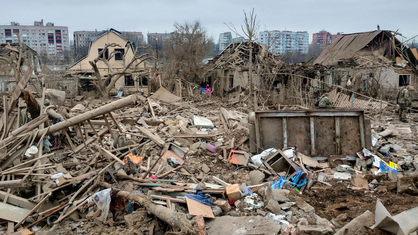 Zerstörte Wohngebäude in der Ukraine