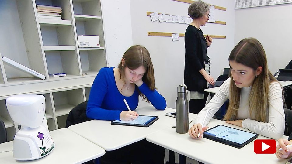 Roboter "Ivy": So kann Pia trotz Krebs am Schulalltag teilhaben