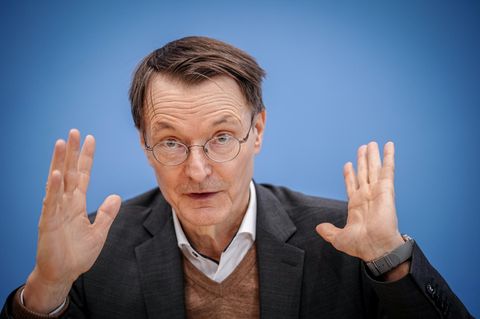 Gesundheitsminister Lauterbach: Rückendeckung für RKI