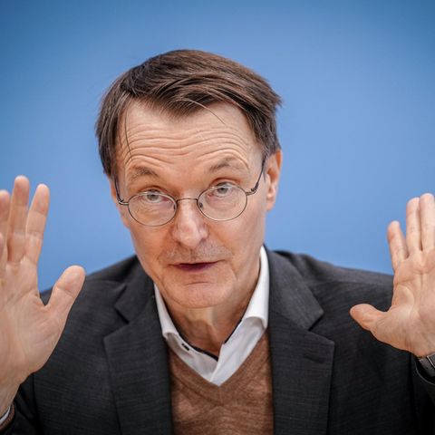 Gesundheitsminister Lauterbach: Rückendeckung für RKI