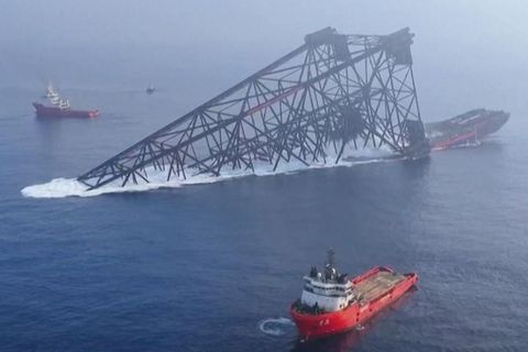 China errichtet seine erste zylindrische Ölplattform im Südchinesischen Meer. Das Untergerüst der Konstruktion hat gigantische Ausmaße und ist mit 338,5 Metern höher als der Eiffelturm.