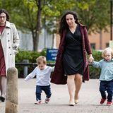 2020  Im April wird bekannt, dass der Wikileaks-Gründer während seines Asyls in der Botschaft von Ecuador zwei Mal Vater wurde. Das enthüllt die Mutter der beiden kleinen Jungen, Stella Moris (2.v.r.). Sie war Mitglied von Assanges Anwaltsteam