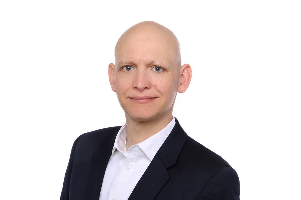Professor Ferdinand Fichtner ist Volkswirt an der Hochschule für Technik und Wirtschaft (HTW) in Berlin. Zuvor war er Abteilungsleiter Prognose und Konjunkturpolitik beim Deutsches Institut für Wirtschaftsforschung (DIW) und erstellte selbst Konjunkturgutachten . Professor Ferdinand Fichtner ist Volkswirt an der Hochschule für Technik und Wirtschaft (HTW) in Berlin. Zuvor war er Abteilungsleiter Prognose und Konjunkturpolitik beim Deutsches Institut für Wirtschaftsforschung (DIW) und erstellte selbst Konjunkturgutachten .
