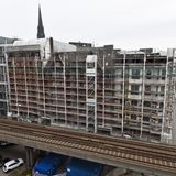 Ortswechsel nach Hamburg: Die eingerüsteten Flüggerhöfe am Rödingsmarkt bestehen aus einem denkmalgeschützten Altbauensemble mit vier Häusern. Im Flügger-, Marsch-, Rödingsmarkt- und Fleethaus sollten Büros, Wohnungen und Geschäfte für den Einzelhandel entstehen.