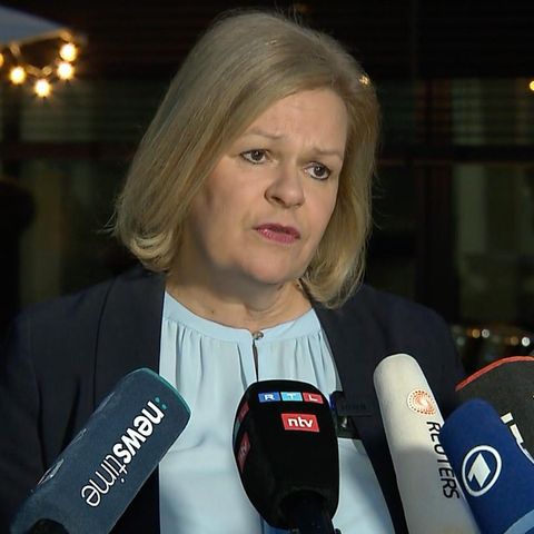 Nach dem Terroranschlag in Russland stellt sich die Frage nach der Sicherheitslage in Deutschland - gerade mit Blick auf die bevorstehende Fußball-EM.