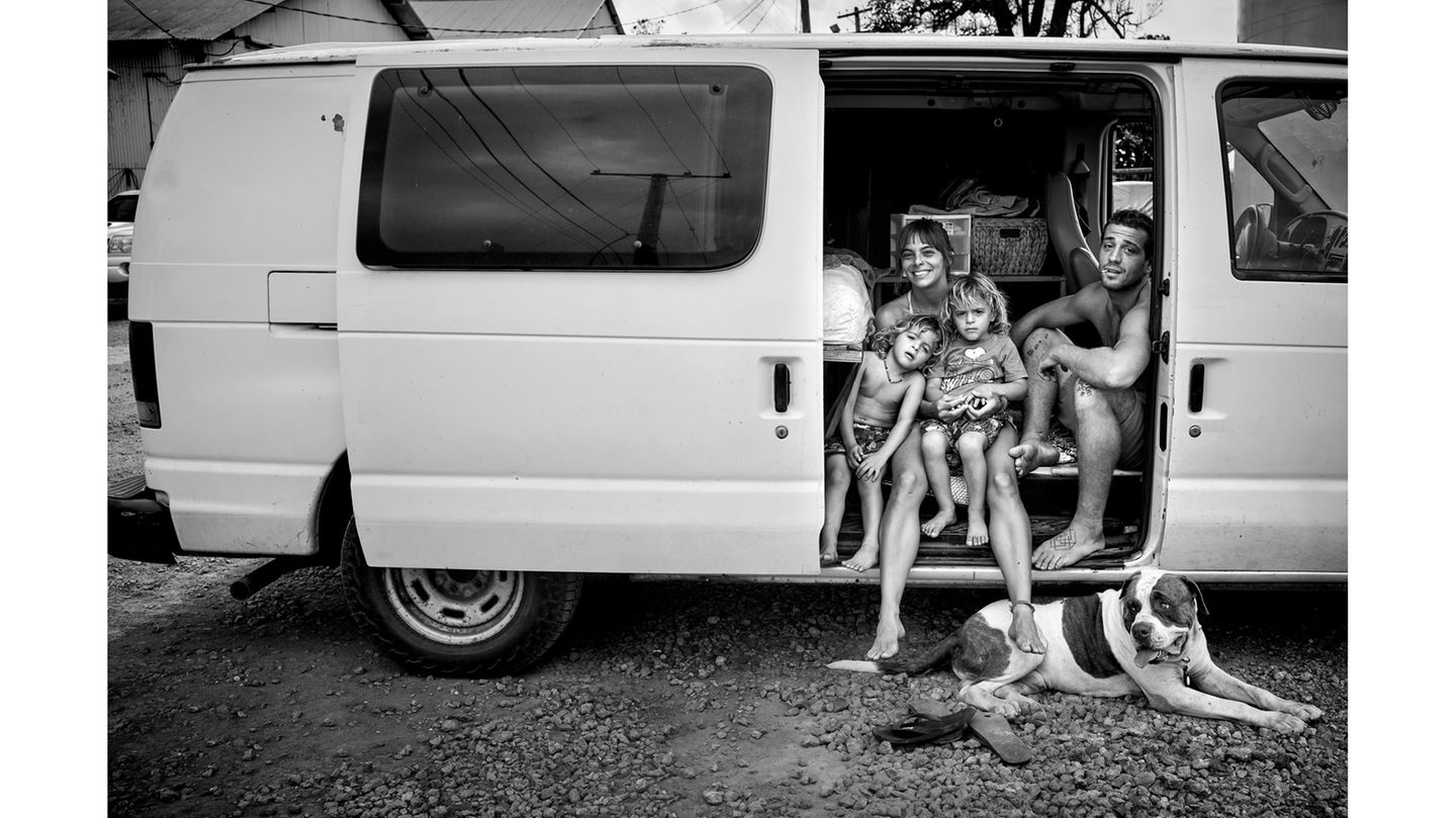 Hawaii: Young Family