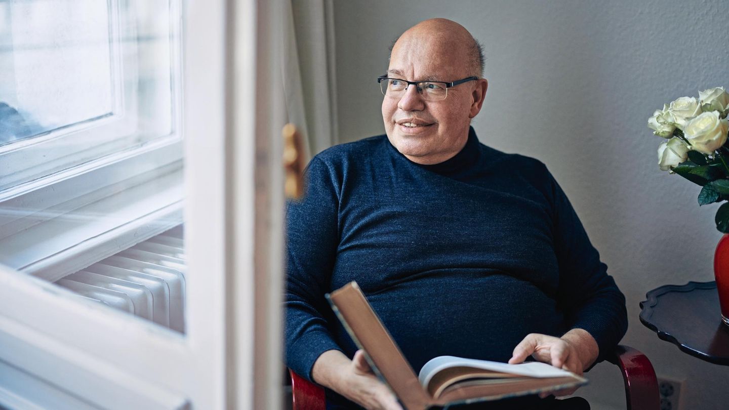 Ex-CDU-Wirtschaftsminister Peter Altmaier bei seiner Lieblingsbeschäftigung: Lesen