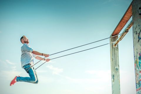 In Skandinavien arbeiten manche Mitarbeiter beim Schaukeln an neuen kreativen Konzepten 
