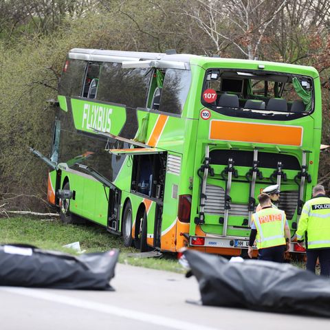 Die A9 war nach dem schweren Busunfall zwölf Stunden vollgesperrt