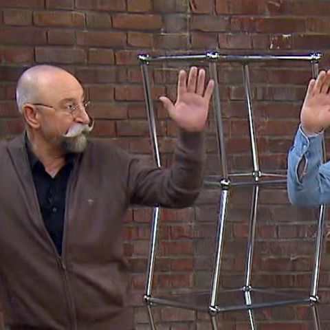 "Bares für Rares"-Moderator Horst Lichter und Händler Jan Čížek sind vom tanzenden Regal begeistert