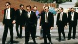 Reservoir Dogs Gleich sein Regiedebüt von 1992 machte Quentin Tarantino (2.v.l.) einem breiteren Publikum bekannt. Nachdem ihr Überfall auf einen Juwelier schief geht, vermuten die Gangster einen Verräter in den eigenen Reihen. Damit beginnt der Gewaltexzess – es fließt zuviel Blut für einen "stillen" Feiertag.