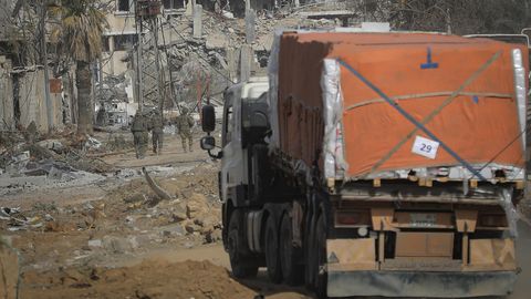Ein Lastwagen liefert Hilfsgüter im Gazastreifen (Archivbild)