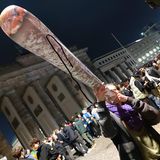 Ankiffen am Branderburger Tor Cannabis