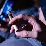 Ankiffen am Branderburger Tor Cannabis