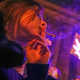 Ankiffen am Branderburger Tor Cannabis