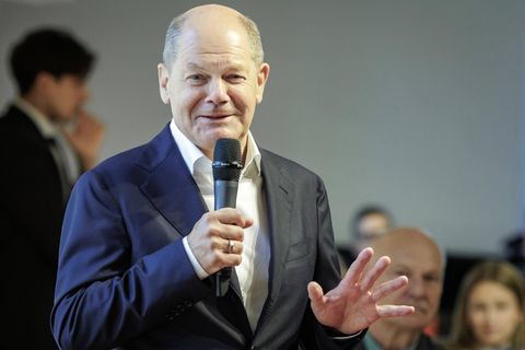 Kanzler Olaf Scholz legt in den Umfragen wieder zu