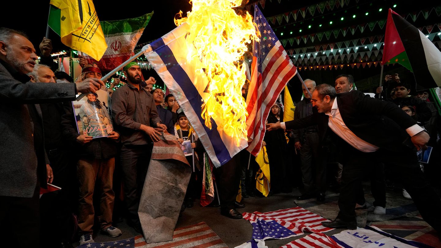Angriff auf Botschaft: Iran wirft Israel Tötung von Kommandeuren vor – Bürger in Teheran fordern Rache