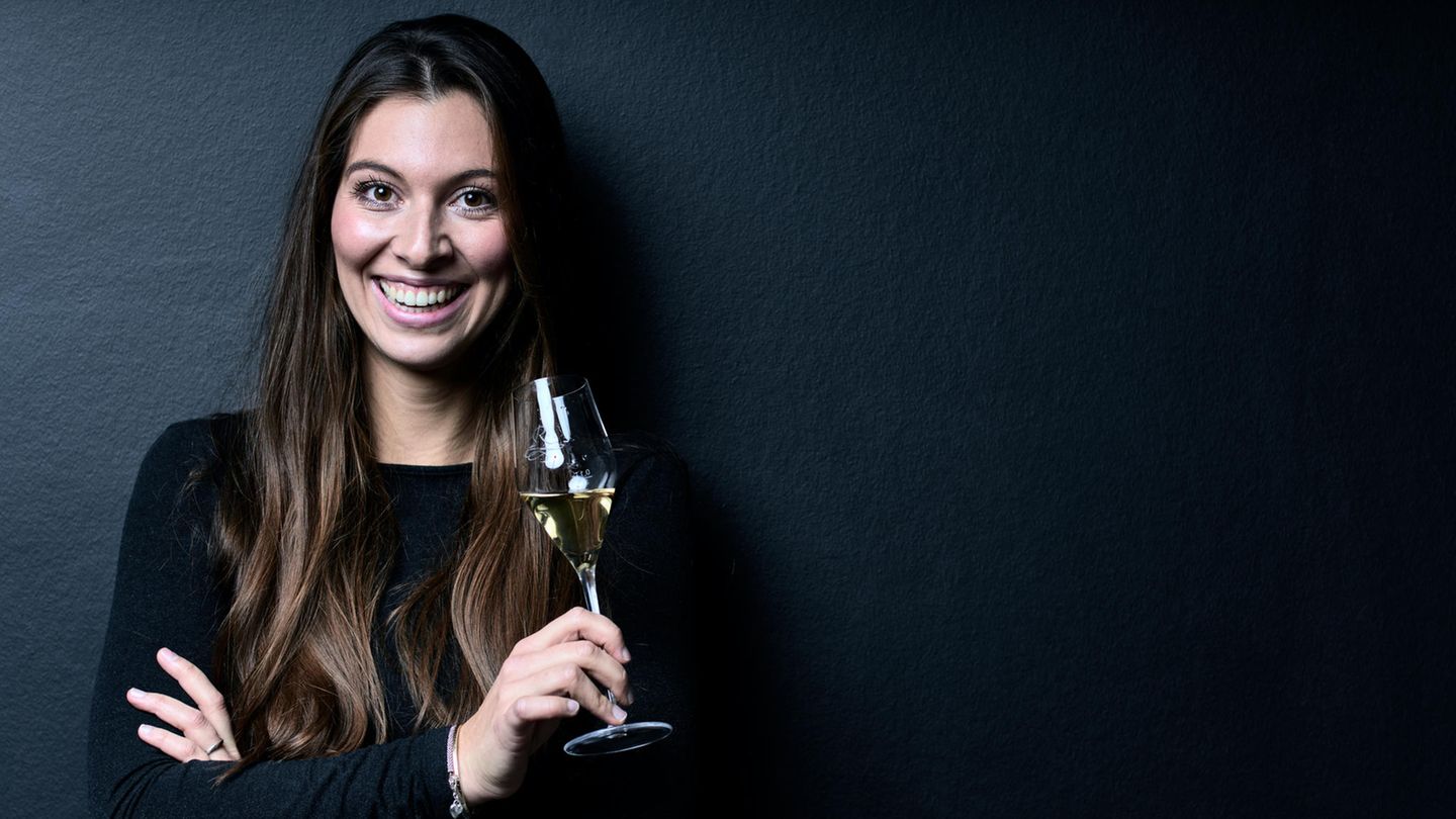 Marie-Luise Raumland mit Sekt