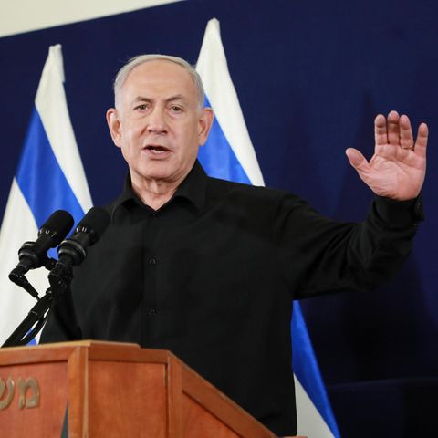 Israel Ministerpräsident gesteht Luftanagriff auf NGO-Mitarbeiter, aber nimmt es gelassen: "Das passiert in Kriegszeiten."