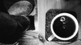 In den depressiven Phasen hat Janne wochenlang keinen Appetit. Sie hält sich mit Koffein fit