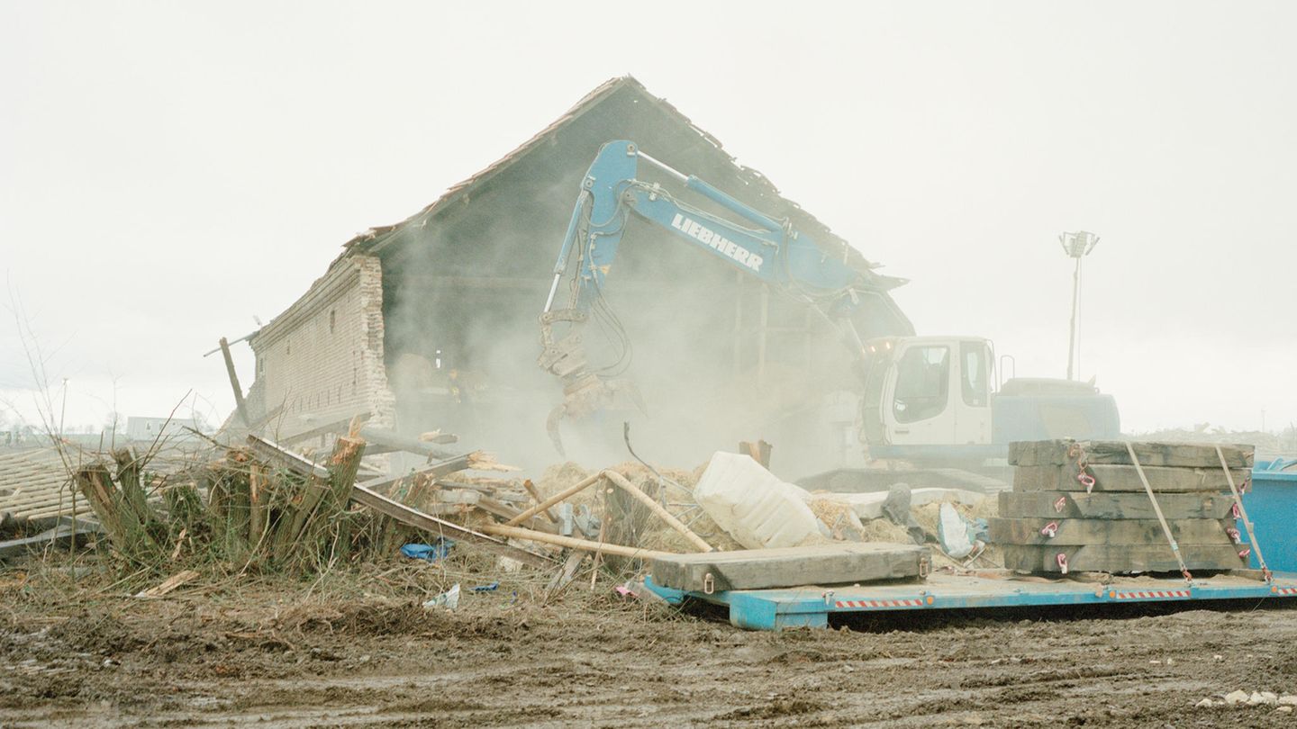 Die Scheune von Eckardt Heukamp wird abgerissen