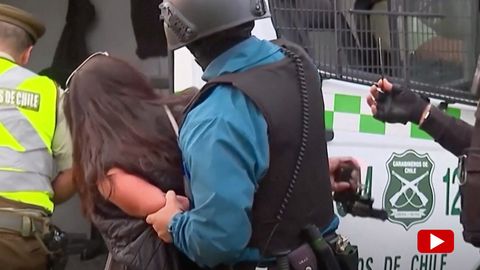 Drei Verletzte in Chile: Frau schießt mit Polizei-Waffe wild um sich