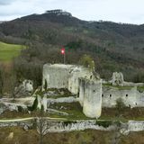 Die Burgruine Dorneck aus der Vogelperspektive