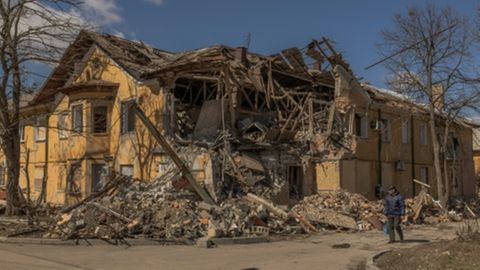 Zerstörte Wohnhäuser in der Ukraine