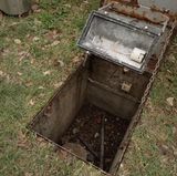 Zwei Reporterinnen des stern fahren zwei Jahre später selbst zur Burgruine Dorneck und finden die mysteriöse Bodenklappe. Darunter befindet sich allerdings kein Kerker, sondern eine kaputte Scheinwerferanlage – offenbar um die Ruine nachts anzustrahlen.