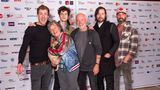 Die Familie des Künstlers lebt in Bonn, wo seine Eltern − Bill Mockridge und Schauspielerin Margie Kinsky − das Improvisationstheater "Springmaus" gegründet haben. Luke Mockridge hat vier Brüder: Liam Mockridge (3. v. l.), Nicky Mockridge (5. v. l.), Matthew Mockridge (6. v. l.) sowie Jeremy Mockridge (nicht im Bild)
