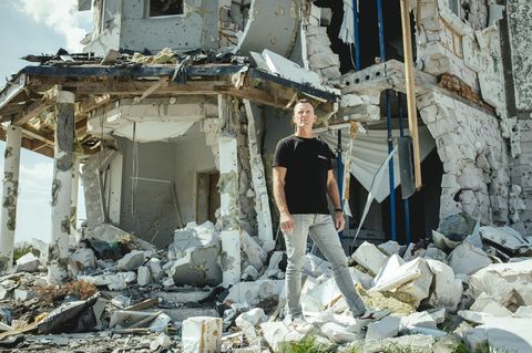 Mike Seawright ist Gründer von ReliefAid. Er und seine Mitarbeiter sind auf Krisengebiete wie die Ukraine (hier im Bild), Afghanistan und Gaza spezialisiert