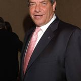 13. Dick Wolf: 1,2 Milliarden US-Dollar  Der 77-jährige TV-Produzent ist seit Jahrzehnten mit Krimiserien wie "Law & Order" enorm erfolgreich und stieg damit jüngst in den "Forbes"-Club der Celebrities-Milliardäre auf.