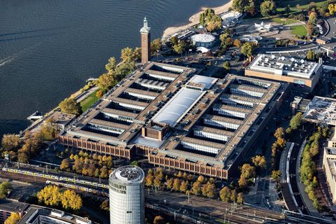 Das Sendezentrum von RTL liegt direkt am Kölner Rheinufer