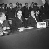 In einer ersten Erweiterungsrunde treten die Türkei und Griechenland bei – hier ein Foto aus dem Jahr 1954.