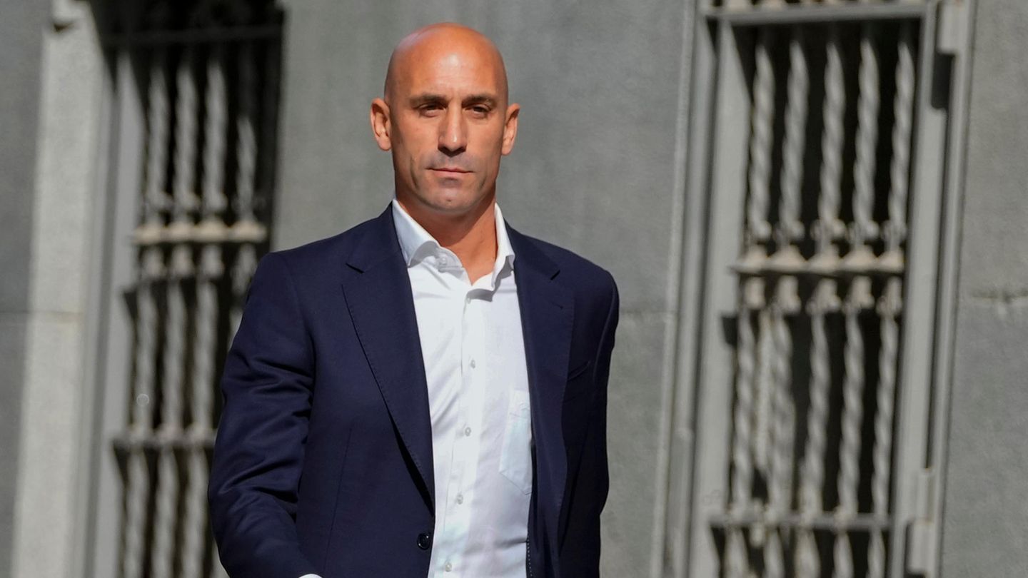 Luis Rubiales (r), ehemaliger Präsident des spanischen Fußballverbandes