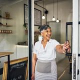 Ein Lächeln kann Türen öffnen: Wenn Sie bereits beim Eintreten ins Restaurant mit einem Lächeln empfangen werden, man Sie Willkommen heißt und froh darüber ist, dass Sie heute zu Gast sind, können Sie sicher sein, dass Sie hier einen guten Abend haben.