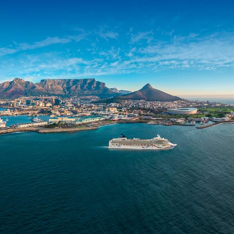 Norwegian Dawn vor Kapstadt