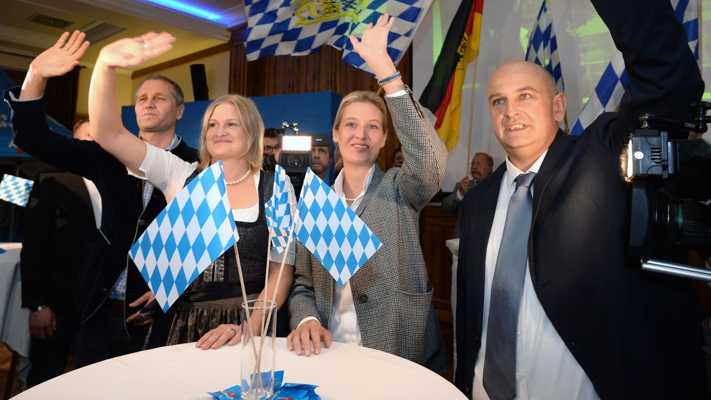 Alice Weidel mit Katrin Ebner-Steiner, stellvertretende AfD-Landesvorsitzende von Bayern