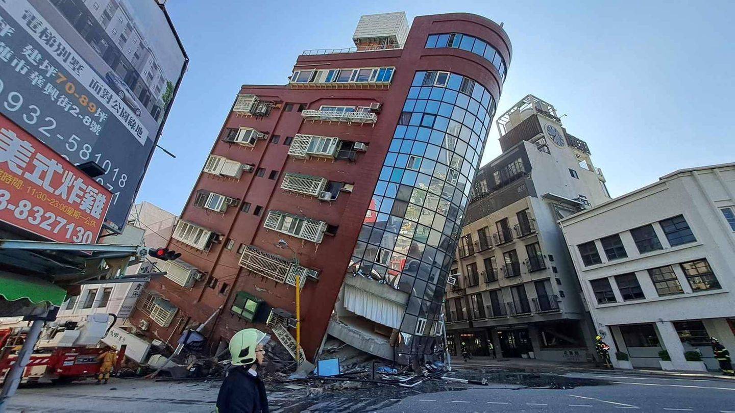 Taiwan earthquake: is global chip production in danger?