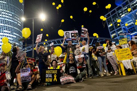 Israel: Familien der Geiseln protestieren in Tel Aviv und erinnern an ihre verschleppten Angehörigen