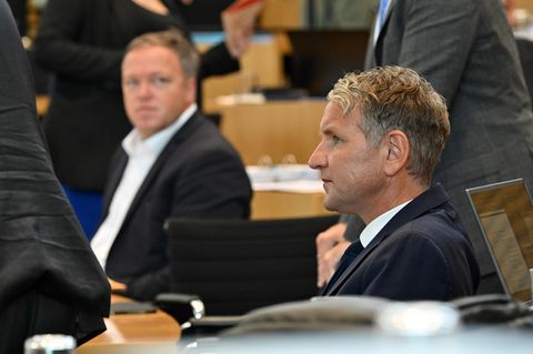 Der Thüringer CDU-Fraktionschef Mario Voigt und sein AfD-Amtskollege Björn Höcke im Erfurter Landtag.