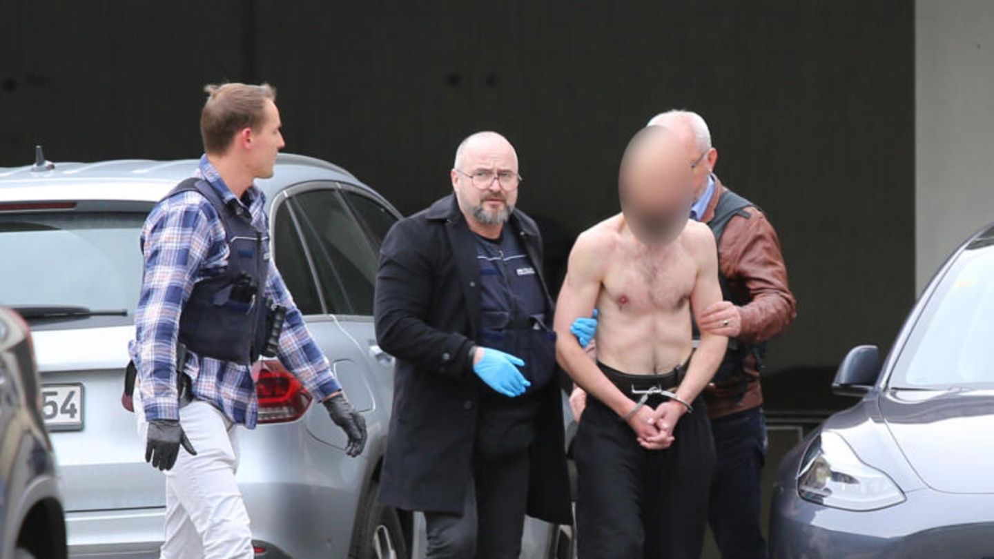 Der mutmaßliche Täter wird in Wangen abgeführt