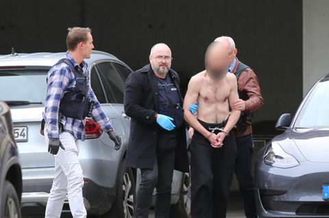Der mutmaßliche Täter wird in Wangen abgeführt