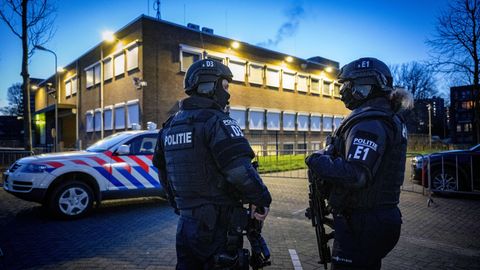 Europol warnt vor dem organisierten Verbrechen in Europa: Polizei schützt Gerichtsgebäude in Amsterdam